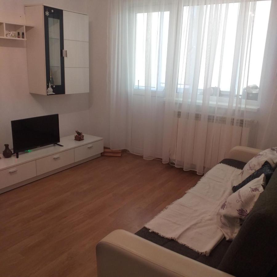 Apartament Aiudアパートメント エクステリア 写真