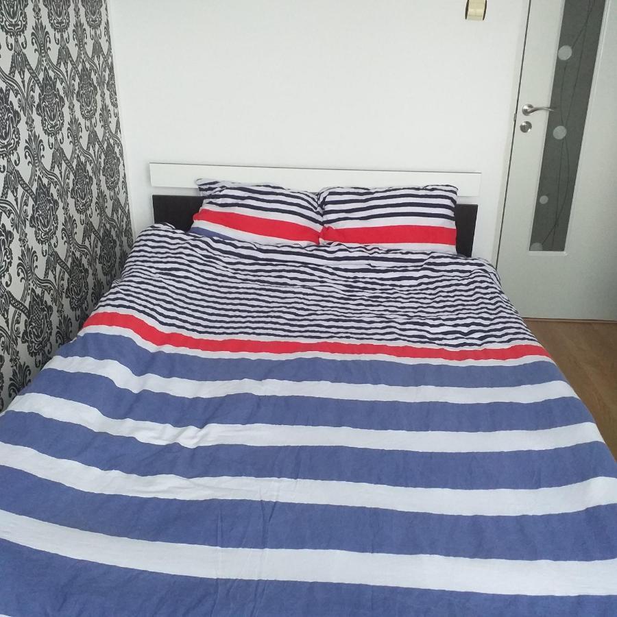 Apartament Aiudアパートメント エクステリア 写真